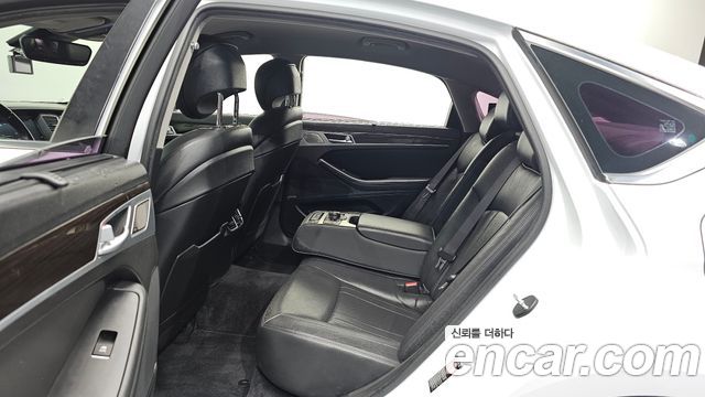 Genesis G80 2017 — photo 18