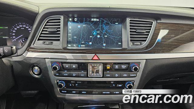 Genesis G80 2017 — photo 19