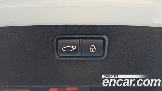 Genesis G80 2017 — photo 23