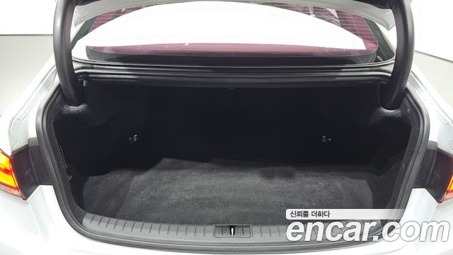 Genesis G80 2017 — photo 24