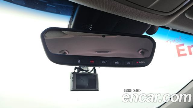 Genesis G80 2017 — photo 26