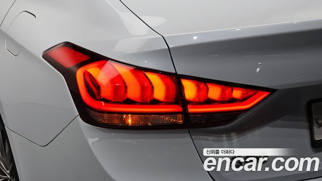 Genesis G80 2017 — photo 9