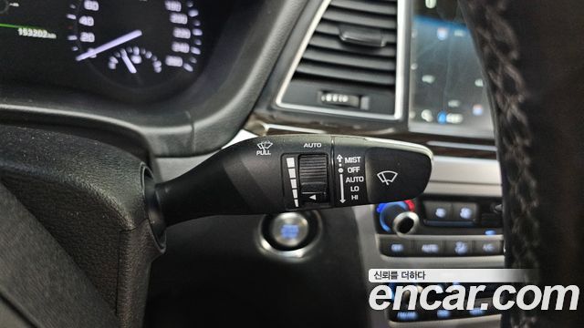 Genesis G80 2017 — photo 28