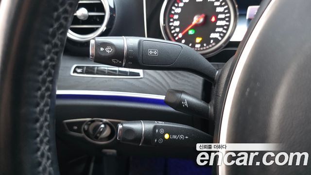 Mercedes-Benz E-Class 2017 — photo 16
