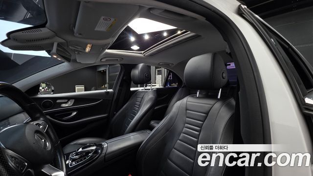 Mercedes-Benz E-Class 2017 — photo 19