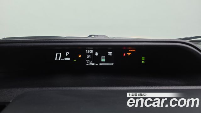 Toyota Prius 2019 — photo 8