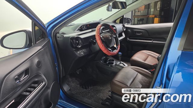 Toyota Prius 2019 — photo 10