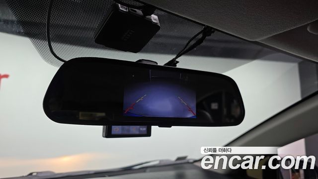 Toyota Prius 2019 — photo 14