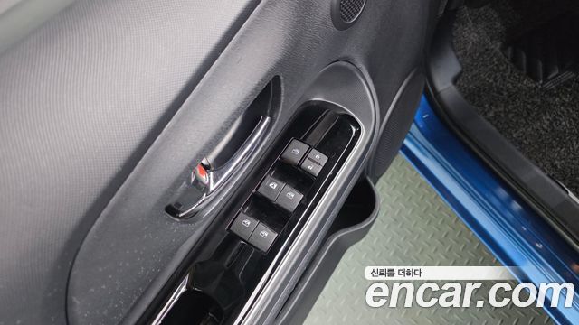 Toyota Prius 2019 — photo 17