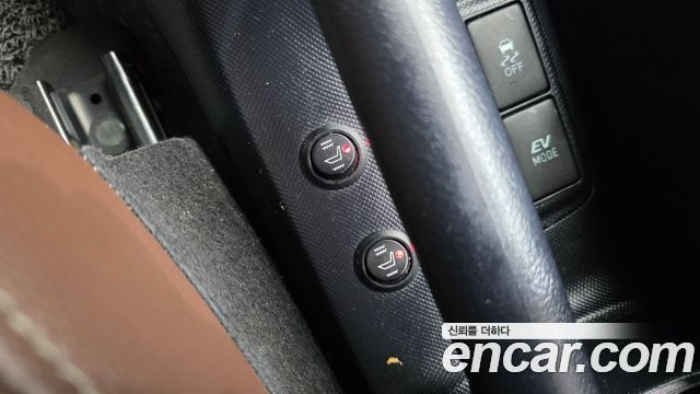 Toyota Prius 2019 — photo 18