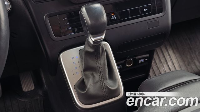Hyundai Staria 2022 — photo 12