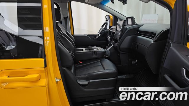 Hyundai Staria 2022 — photo 17