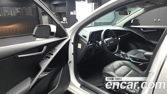 Kia Niro 2023 — photo 13