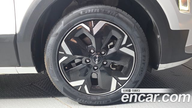 Kia Niro 2023 — photo 7