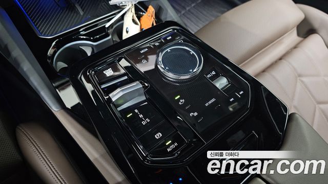 BMW 5-Series 2024 — photo 12