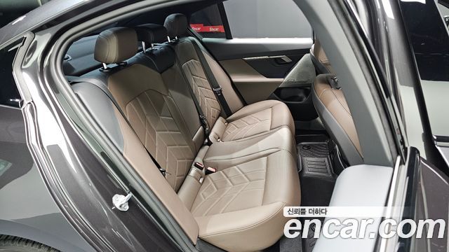 BMW 5-Series 2024 — photo 17