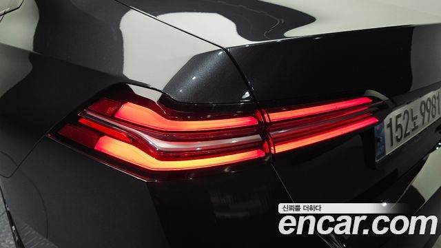 BMW 5-Series 2024 — photo 9