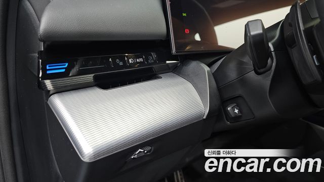 BMW 5-Series 2024 — photo 28