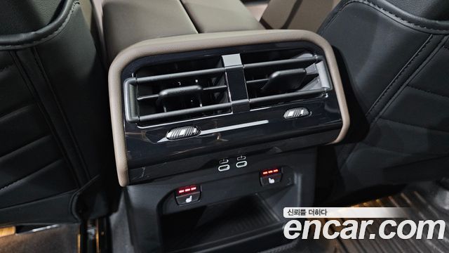 BMW 5-Series 2024 — photo 32