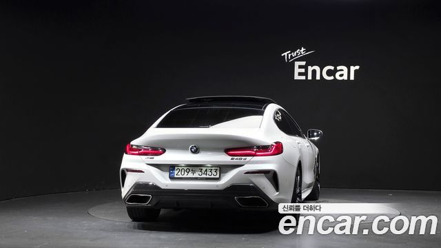 BMW 8-Series 2021 — photo 4