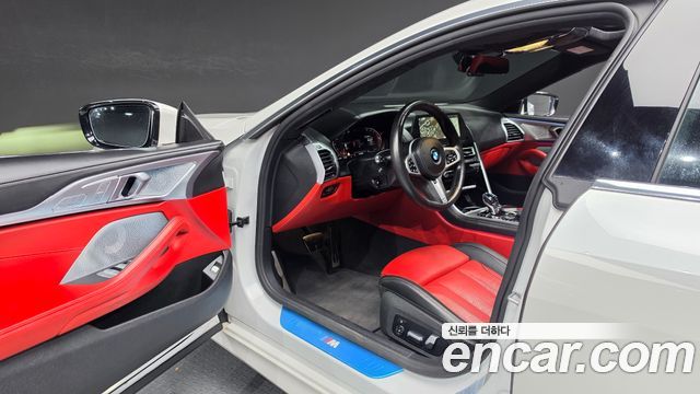 BMW 8-Series 2021 — photo 13