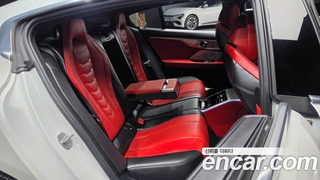 BMW 8-Series 2021 — photo 18
