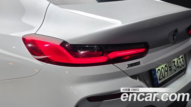 BMW 8-Series 2021 — photo 9