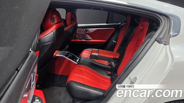 BMW 8-Series 2021 — photo 16