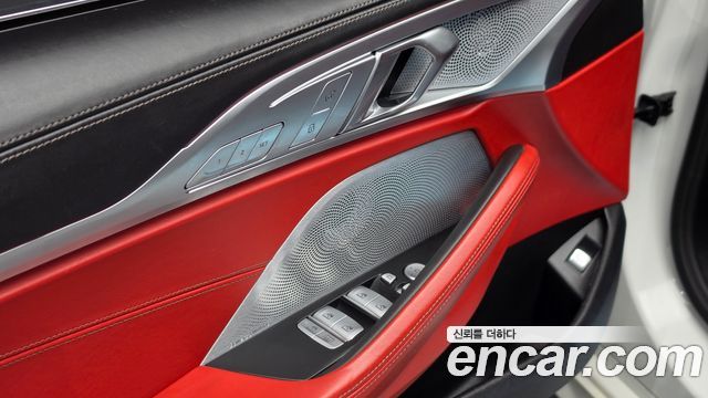 BMW 8-Series 2021 — photo 28