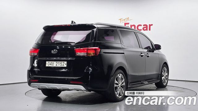 Kia Canival 2017 — photo 2