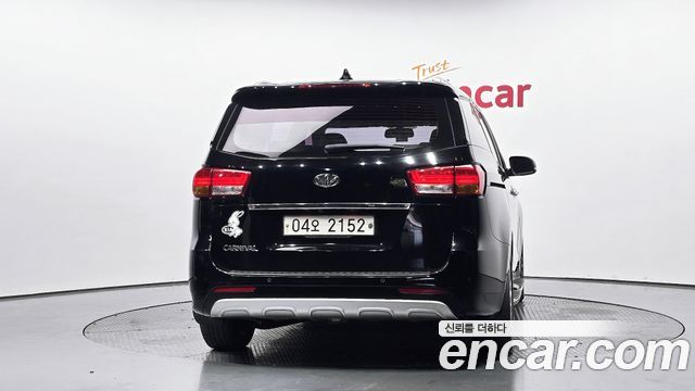 Kia Canival 2017 — photo 4