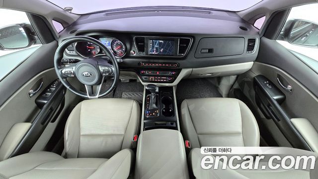 Kia Canival 2017 — photo 10
