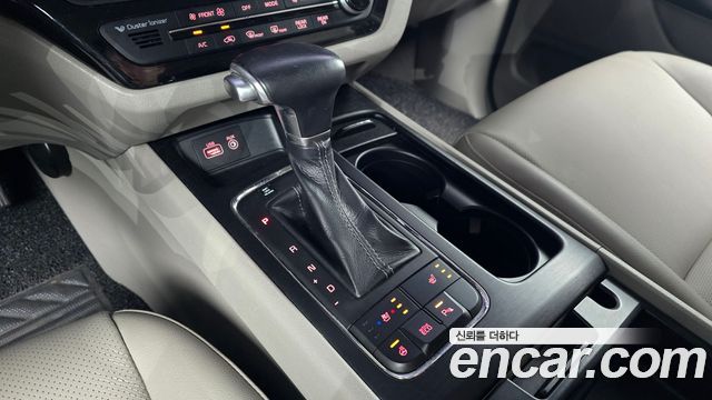 Kia Canival 2017 — photo 12