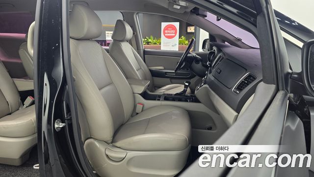 Kia Canival 2017 — photo 13