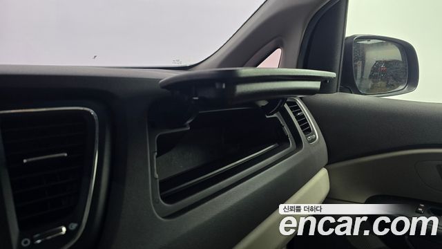 Kia Canival 2017 — photo 26