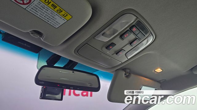 Kia Canival 2017 — photo 31