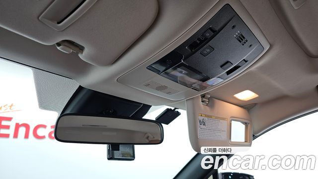 Lexus UX 2019 — photo 24