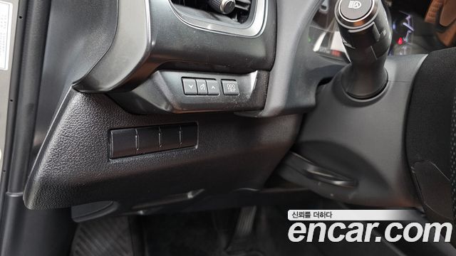 Lexus UX 2019 — photo 26