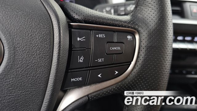 Lexus UX 2019 — photo 29