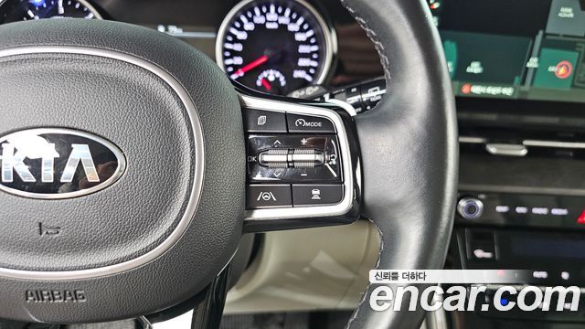 Kia Canival 2021 — photo 22