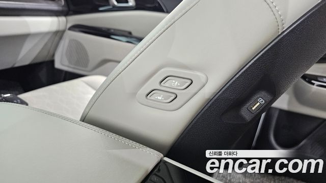Kia Canival 2021 — photo 25