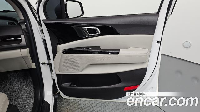Kia Canival 2021 — photo 15