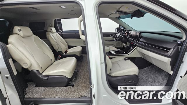 Kia Canival 2021 — photo 16
