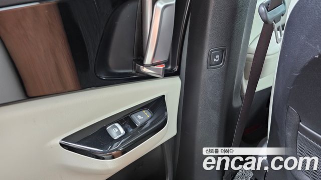 Kia Canival 2021 — photo 28