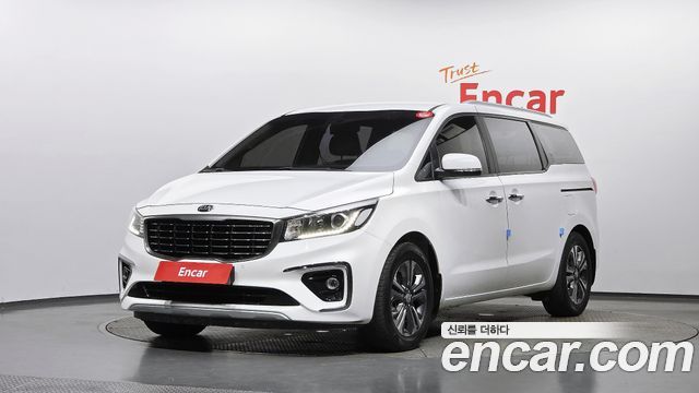 Kia Canival 2020 — photo 1