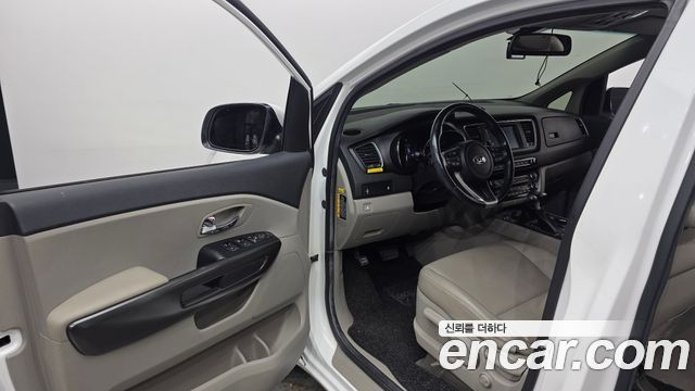 Kia Canival 2020 — photo 10