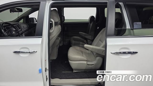 Kia Canival 2020 — photo 11