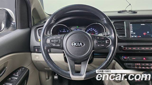 Kia Canival 2020 — photo 15