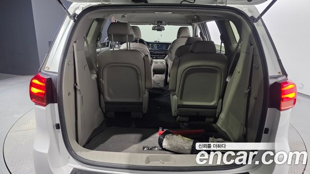 Kia Canival 2020 — photo 20