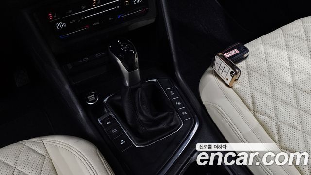Volkswagen Tiguan 2022 — photo 12